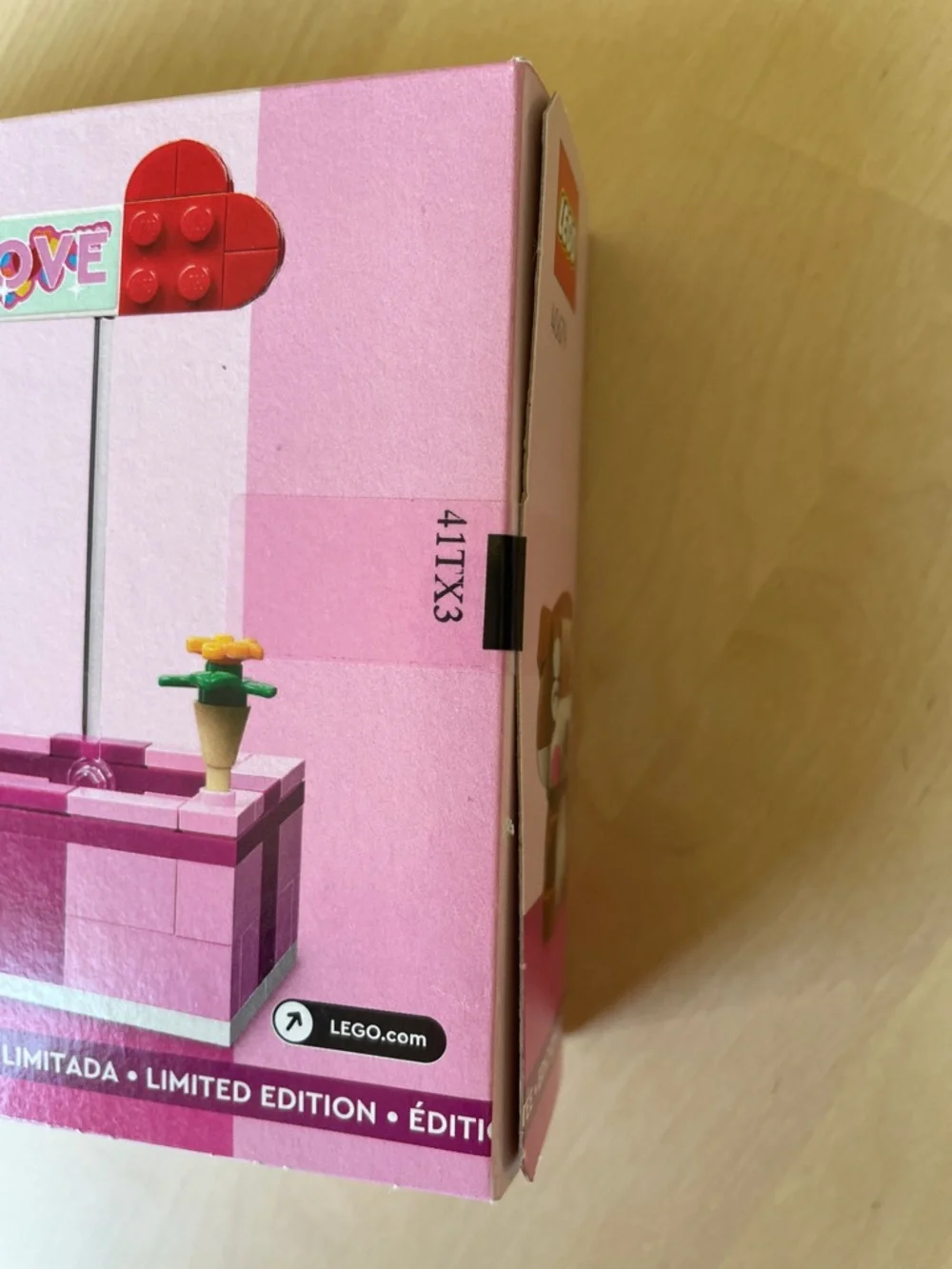 NIB LEGO Seasonal Set 40679 Love Gift Box, gwp
